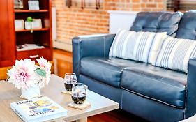 Jennifer'S Riverfront Foundry Apartment Downtown
